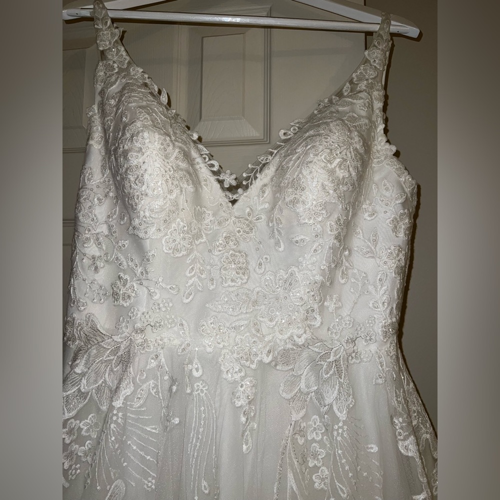 Lillian West Wedding Dress Beautiful Bohemian Light Wedding Dress